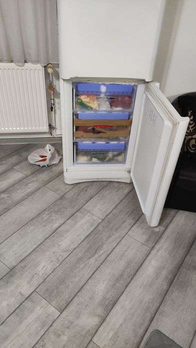 Combina frigorifica Indesit