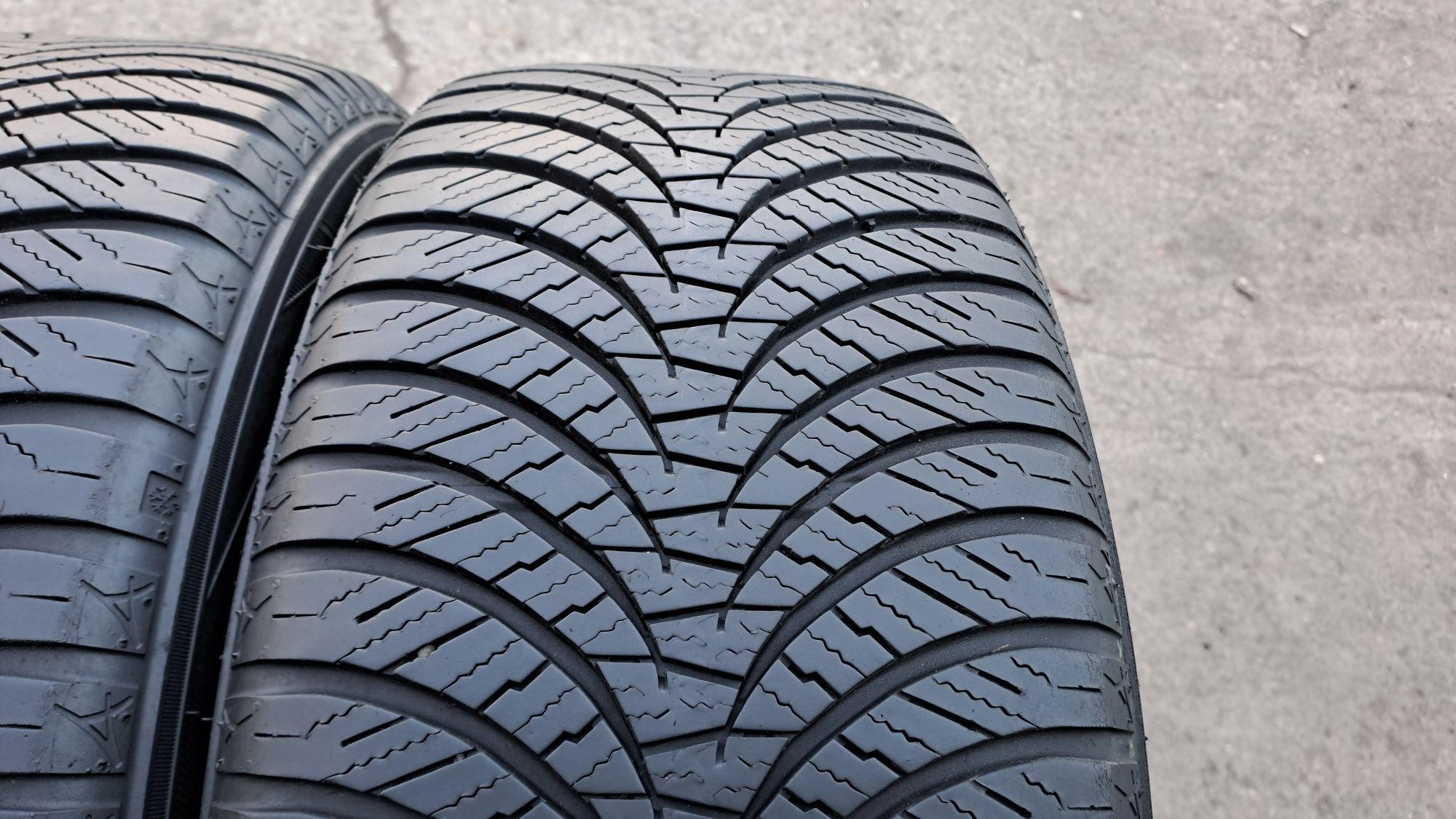 2бр. Всесезонни 215/55/16 Falken 2022