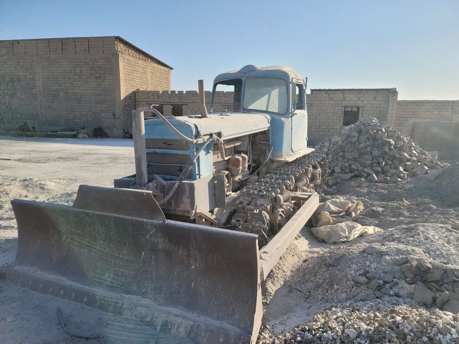 Buldozer sotiladi