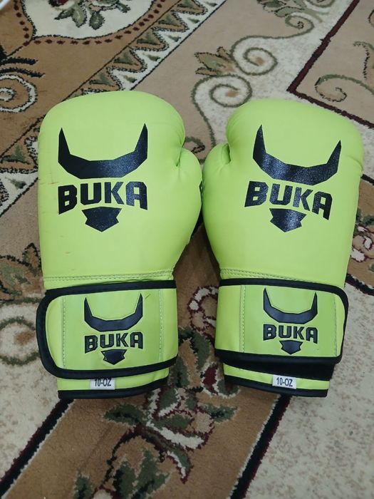 Бокс перчатка Buka