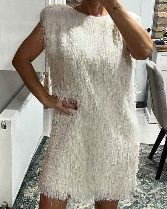 Рокля с декоративни пера ХЛ