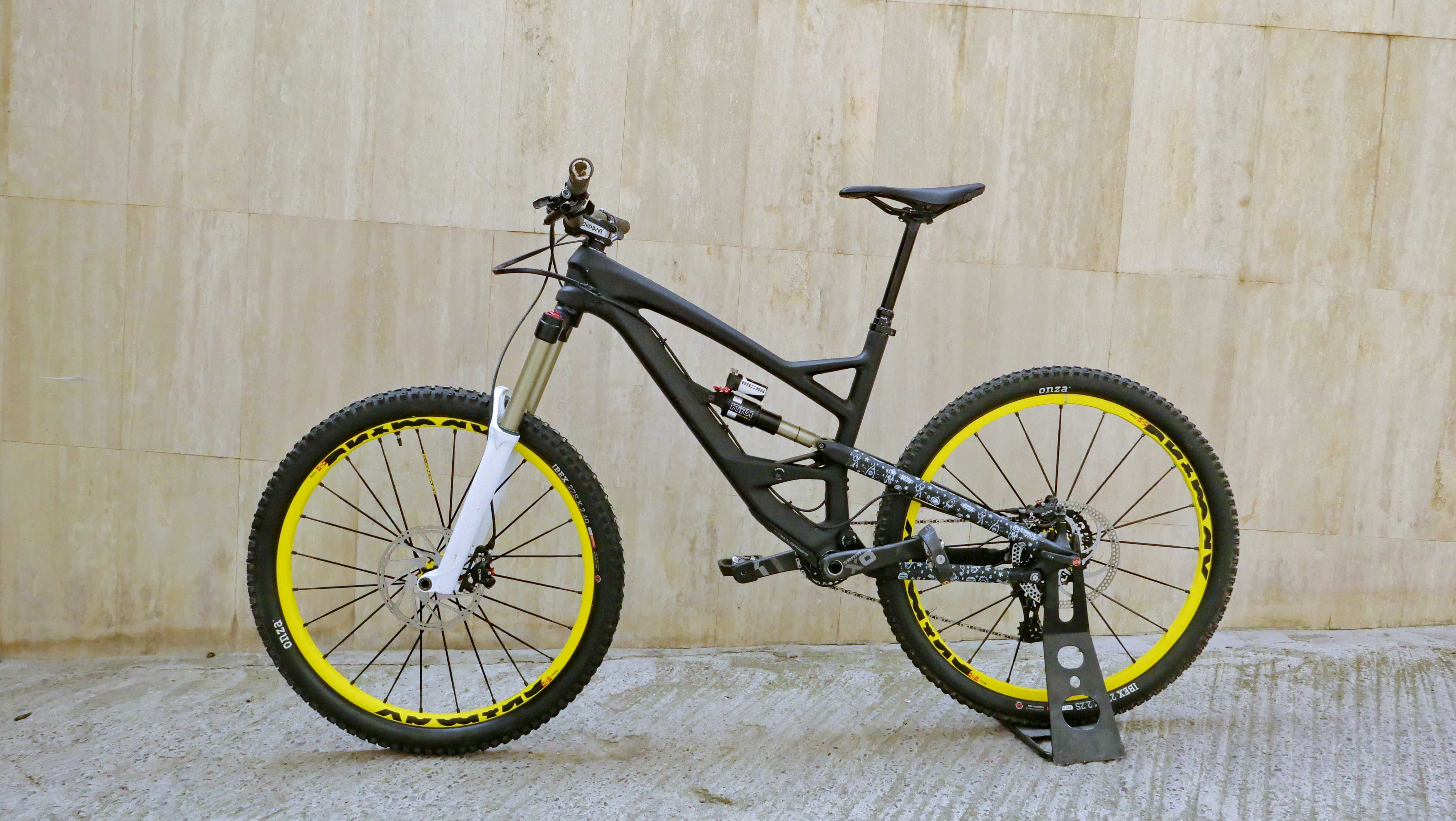 YT Capra CF Pro Race, 27.5 М, BOS Deville 170 ход, 1x 11 SRAM XO1