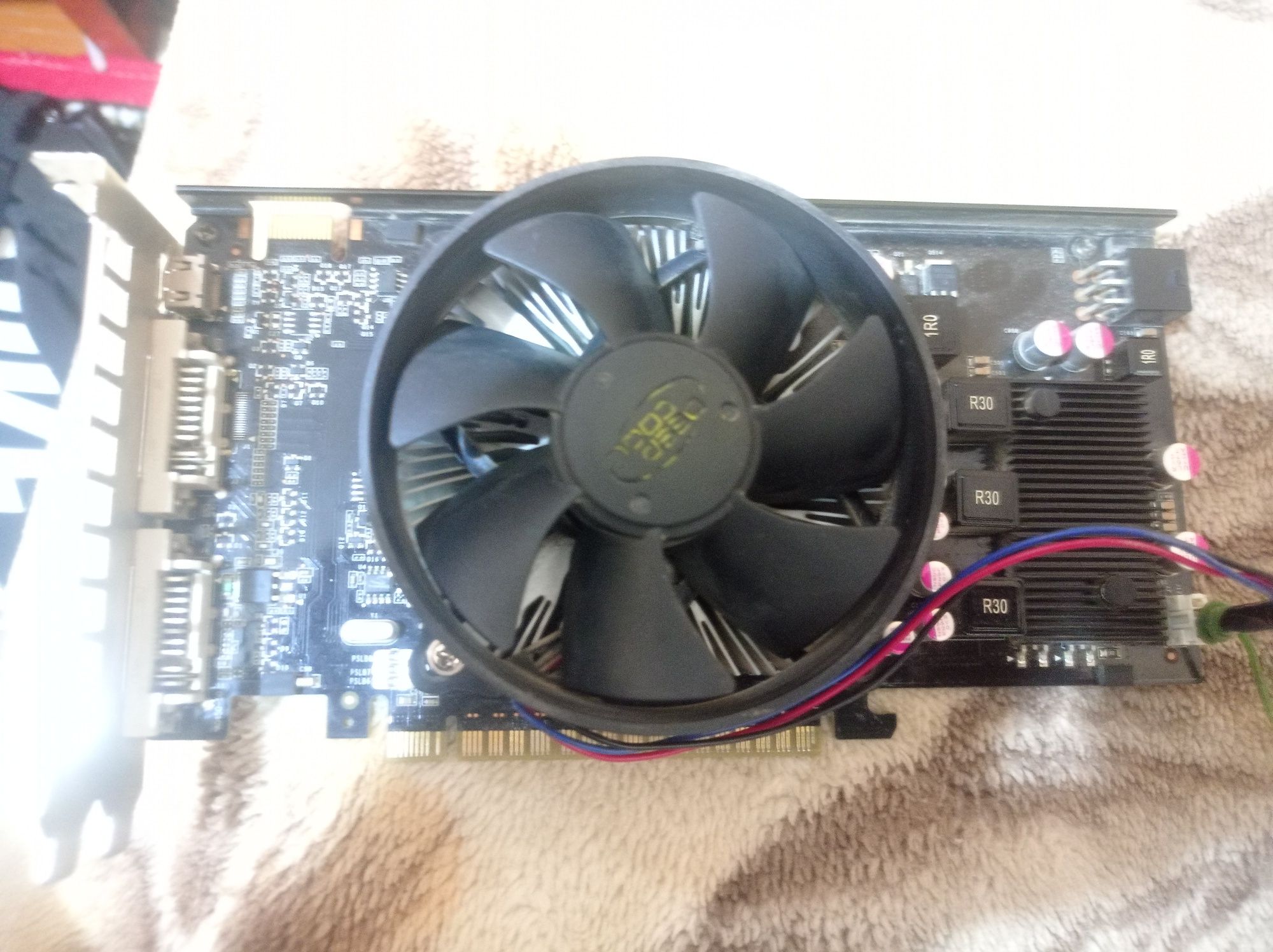 Продам GTS 450 1GB DDR 5