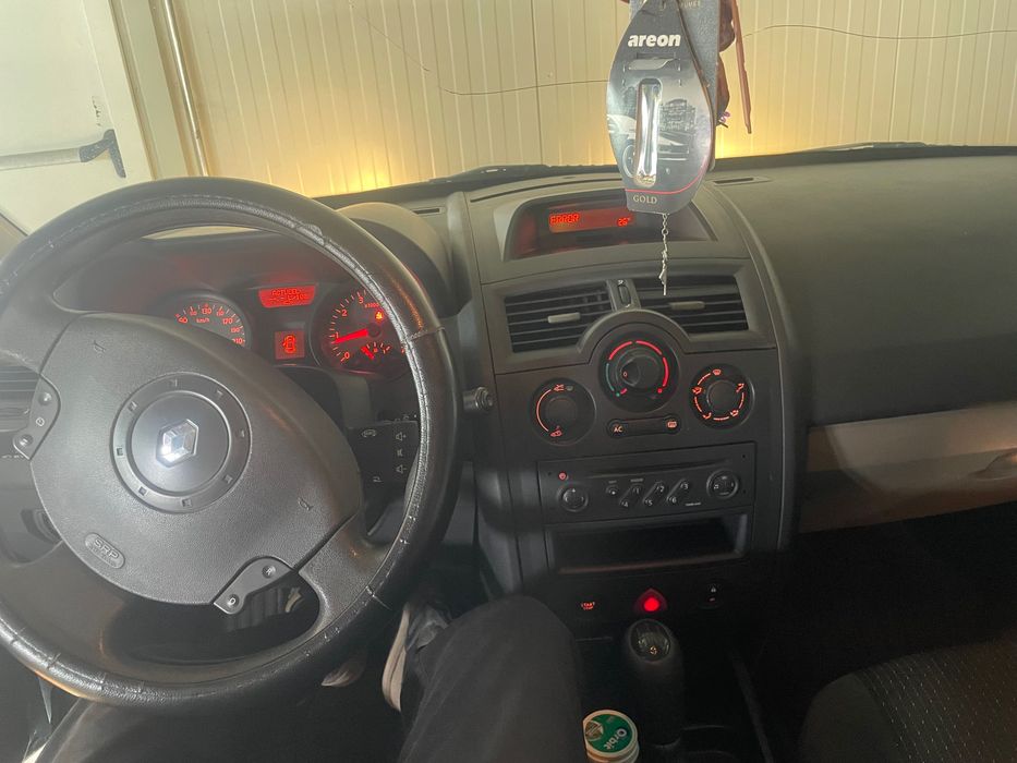 Vând Renault megane 2