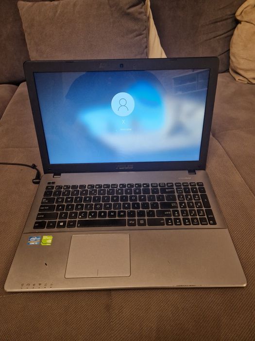 Laptop Asus X550