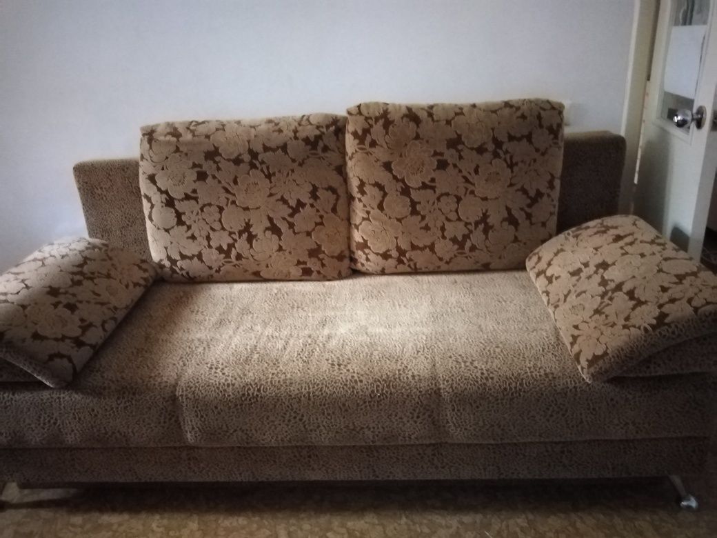 Срочно продается - кровать диван