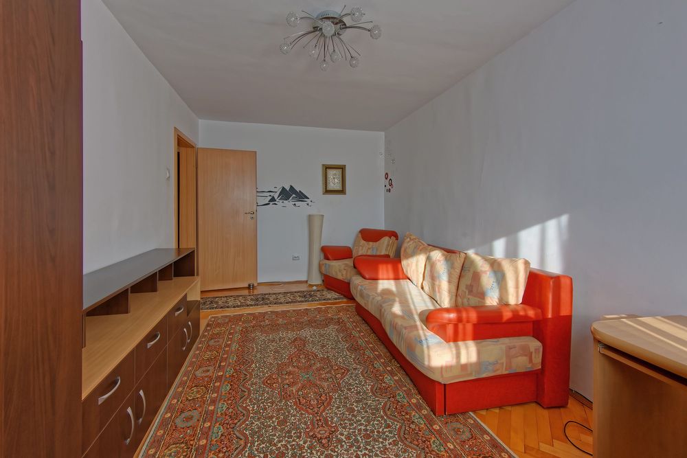 Inchiriez apartament cu priveliste superba