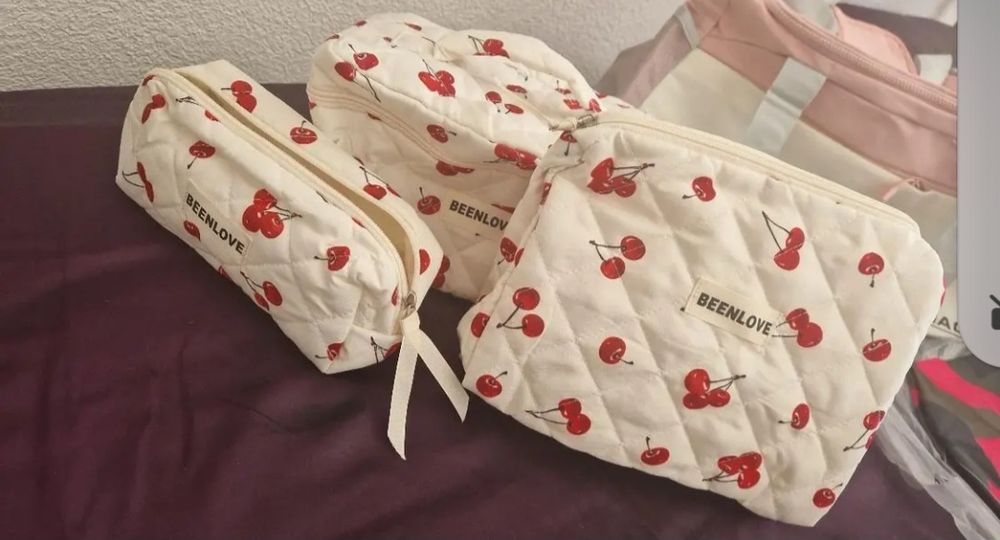 3 броя козметични несесера