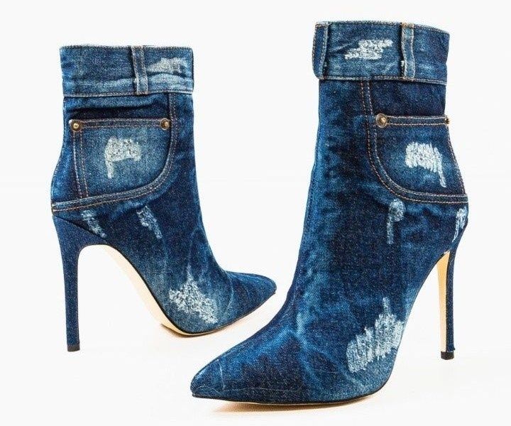 Cizme/botine blugi,model elegant,cutie,etichetă