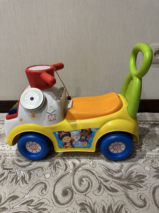 Машинка толокар с urbantoys