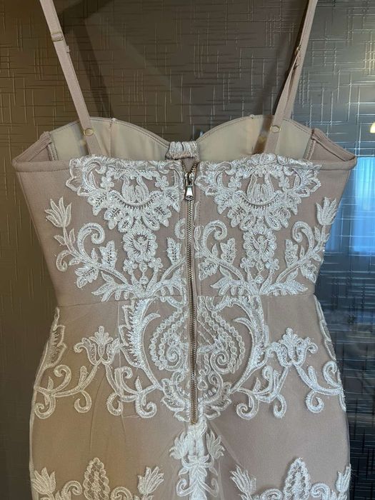 Официална рокля