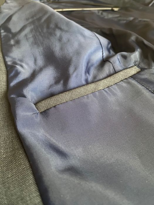 Дамски костюм в сиво - нов