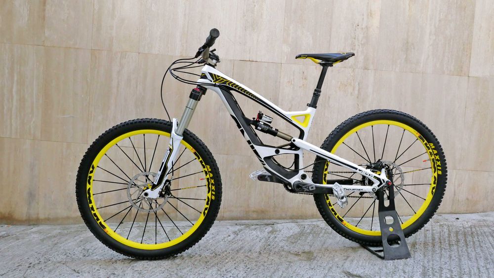 YT Capra CF Pro, 27.5 S, карбон, BOS Deville 170 ход, 1x 11 SRAM XO1