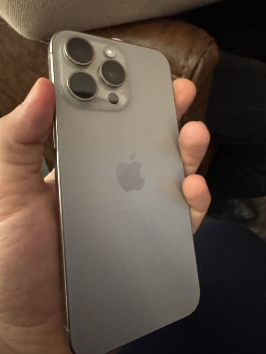 Iphone 15 pro max titan