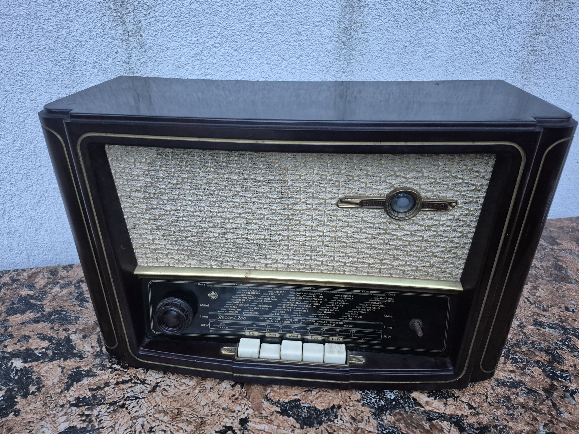 Vând Radio carcasa Bachelita cu lampi model Emud Rekord 200 fab.1954