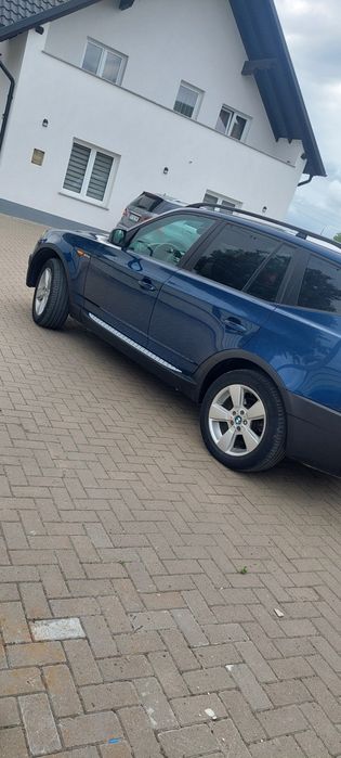 Vând BMW. Întreținut bine