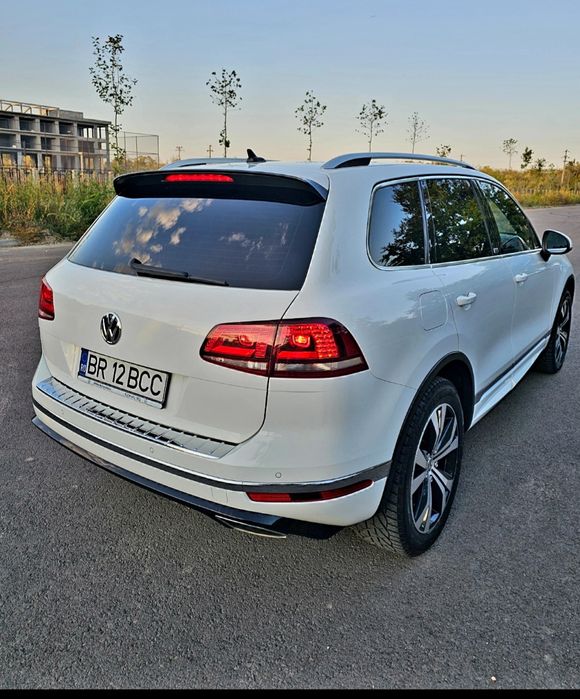 Proprietar vand Volkswagen Touareg R Line 3.0 V6, Anul 2017