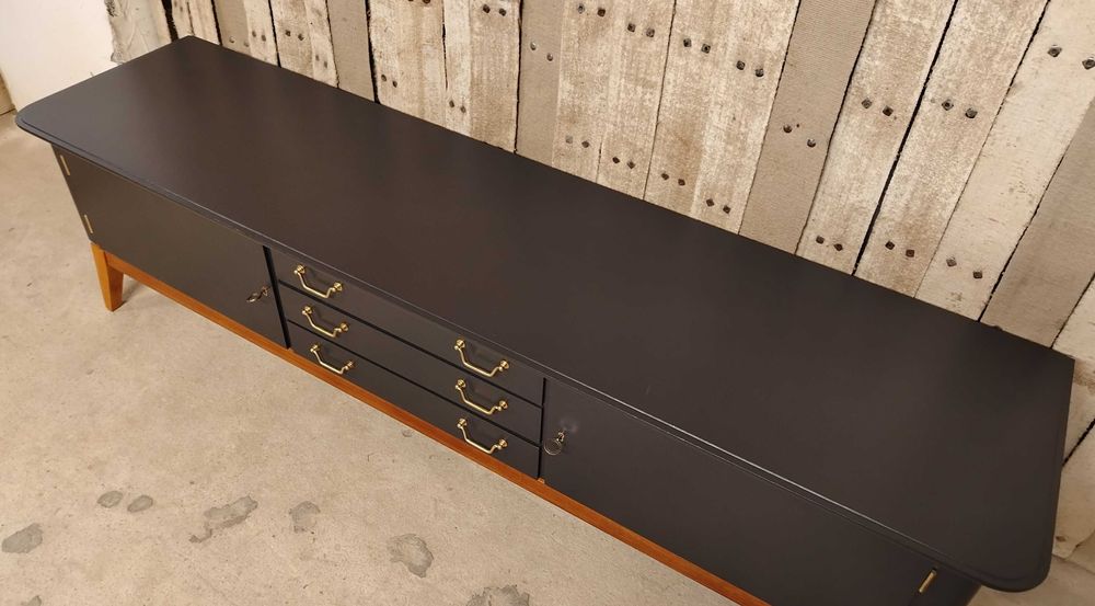 Comoda veche din lemn stil Mid Century Modern reconditionata /Servanta