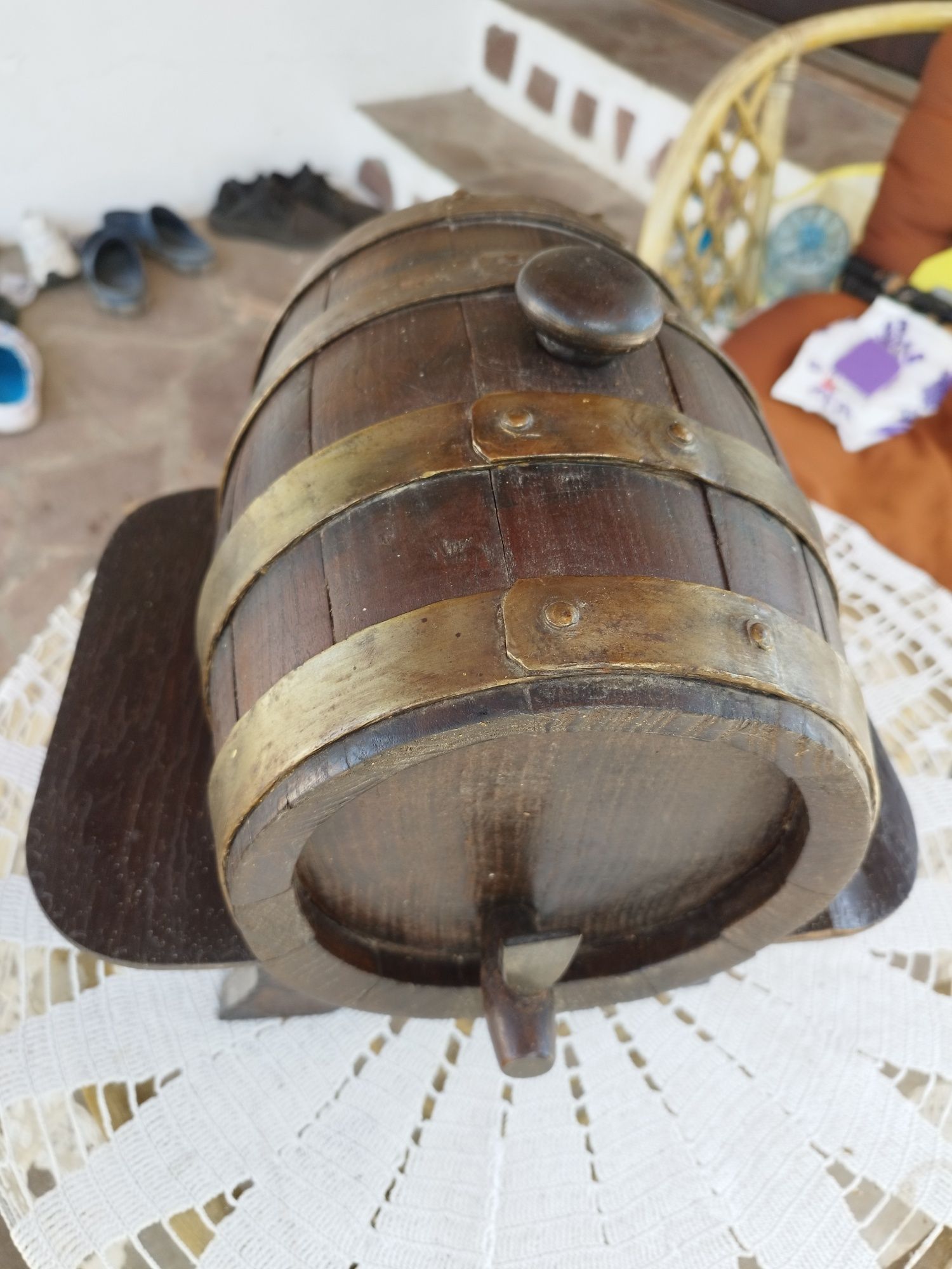 Буре дъбово със стойка