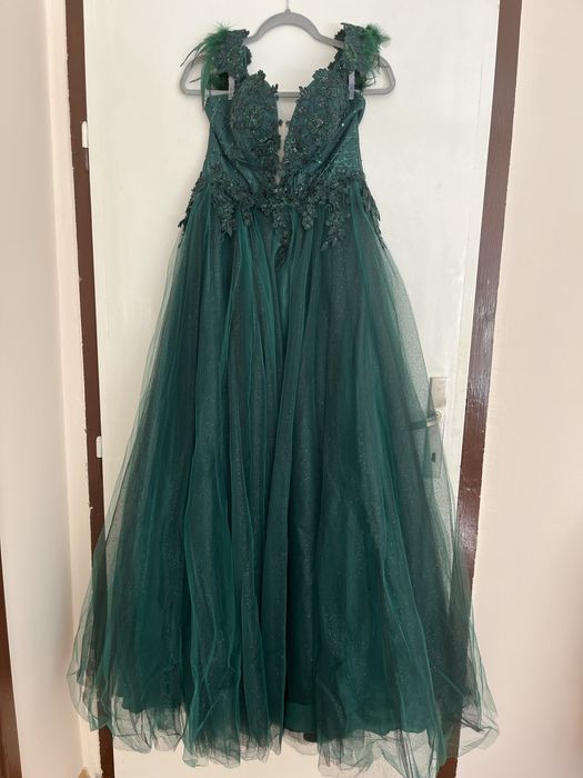 Абитуриентска рокля