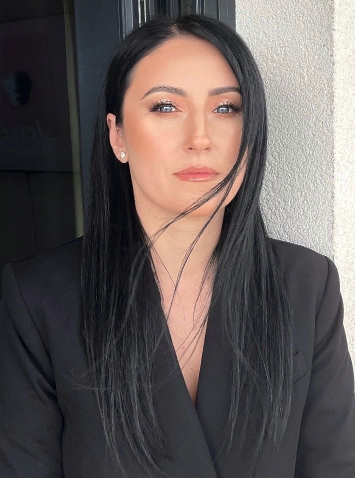 Machiaj și Coafat Profesional-Eleganță fără exces, BUC, Ac. Militară
