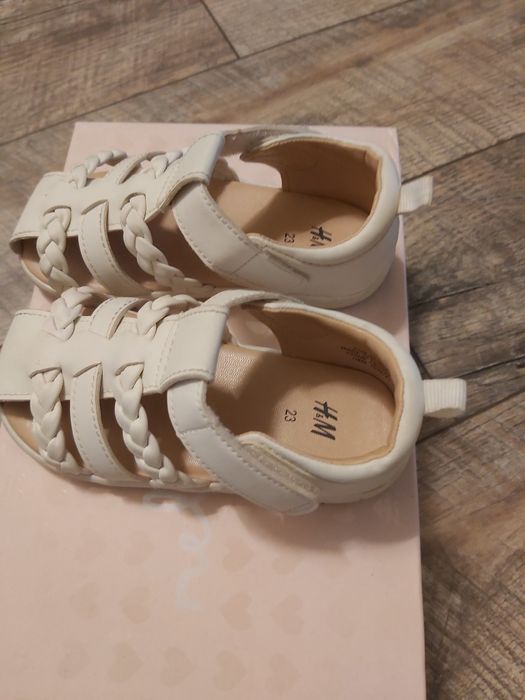 Бели сандали  H&М