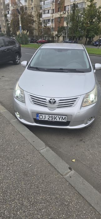 Toyota Avensis 2.2 .