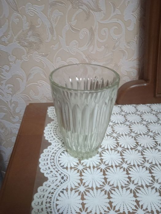 Вазы в ассортименте.