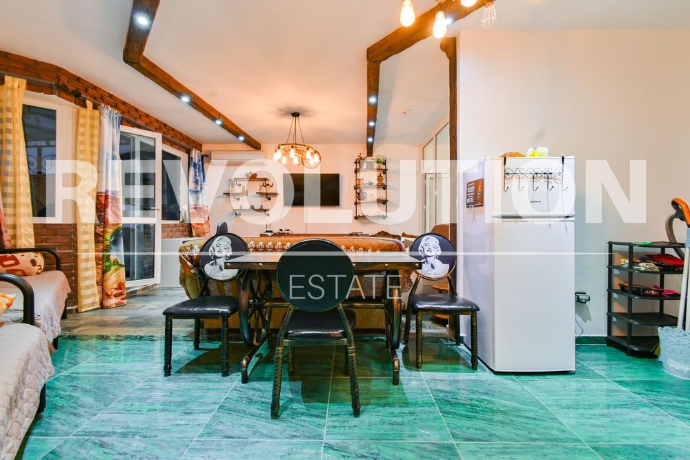 Двустаен апартамент в ж.к. Студентски град.