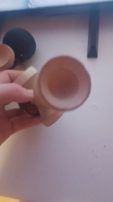 Vând o kendama mam jucat puțin cu ea