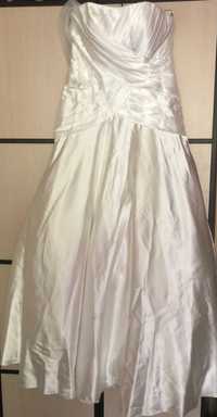 Сватбена рокля Lillian West -- бутикова, високо качество