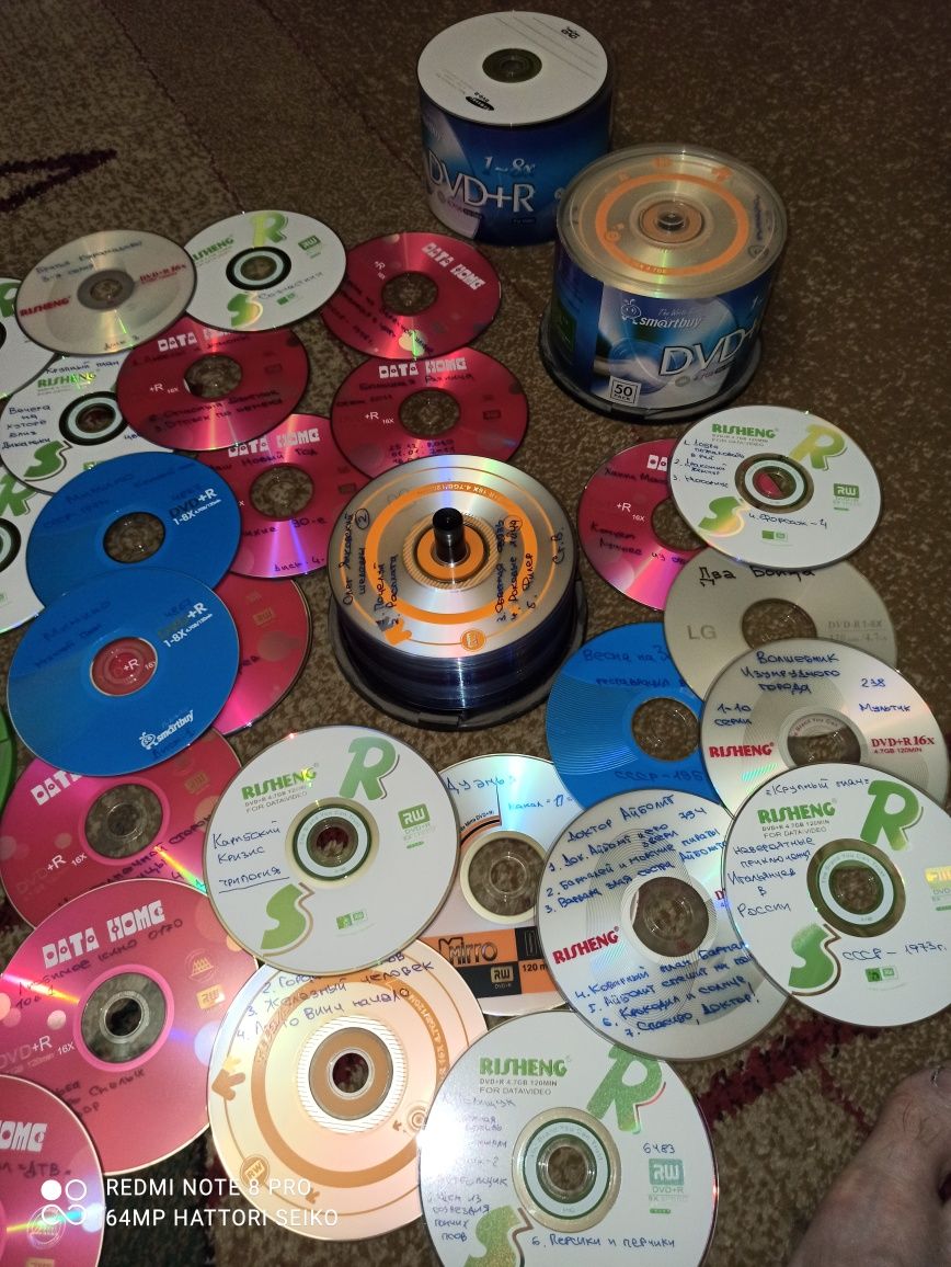Видеокассеты и ДВД диски болванки