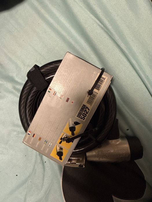 Vand incuietoare de bicicleta noua. Onguard