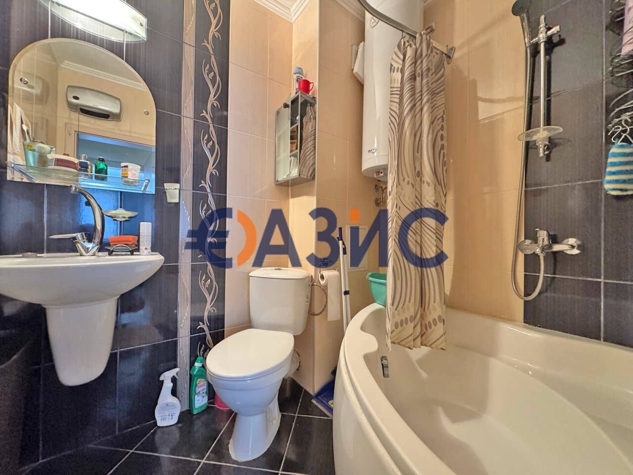 Двустаен апартамент в комплекс VIP Zone, 63 кв.м., Слънчев бряг,