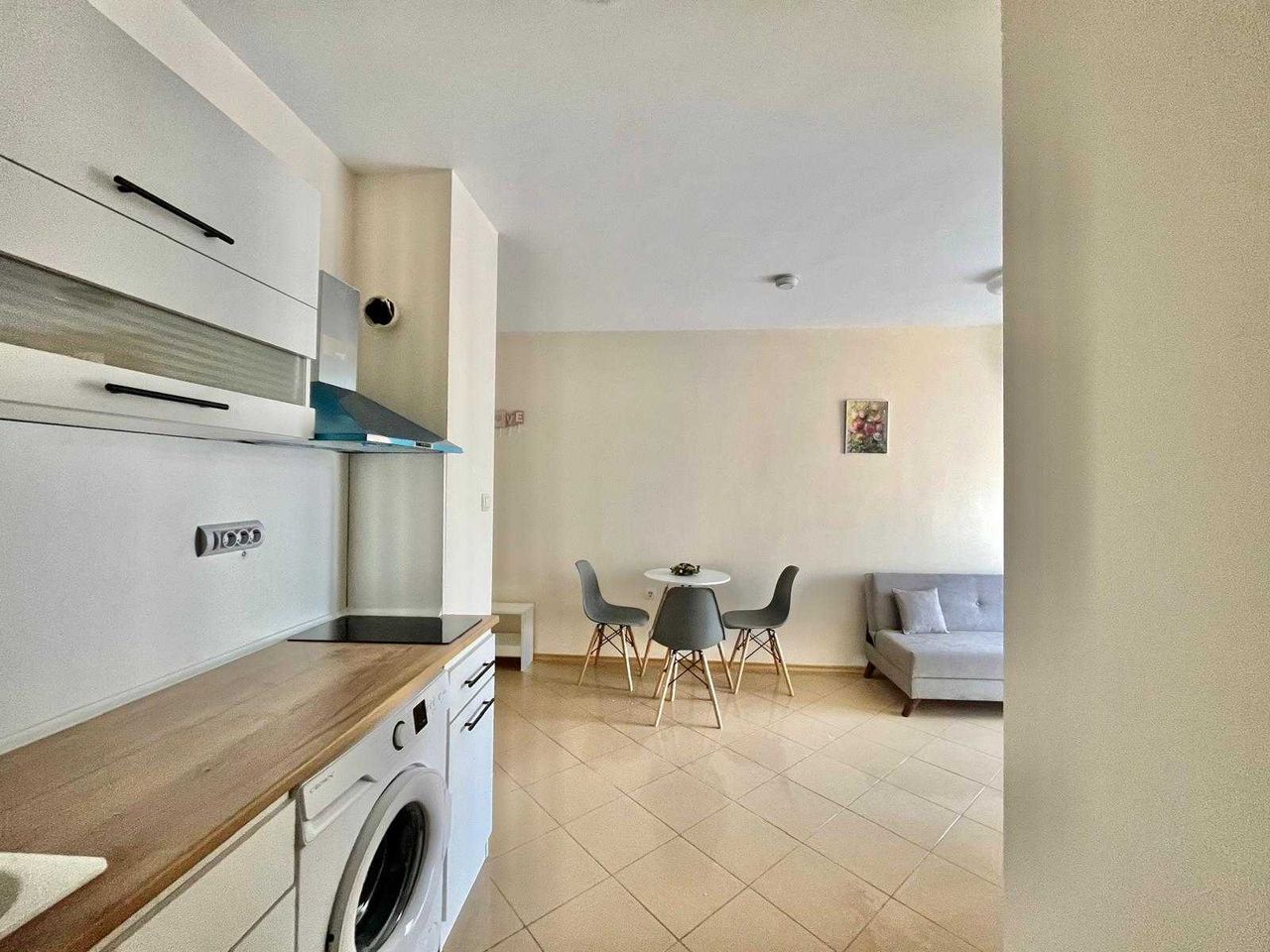 Продава се Двустаен апартамент в к.к. Слънчев бряг - 52 кв.м за 1077 €/кв.м - Снимка #6