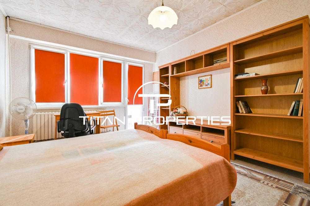 Дава се под наем Тристаен апартамент в София, Света Троица - 110 кв.м за 663 € - Снимка #9