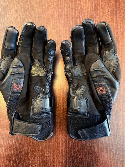 Vând mănuși moto Dainese Carbon 4 short de piele, black