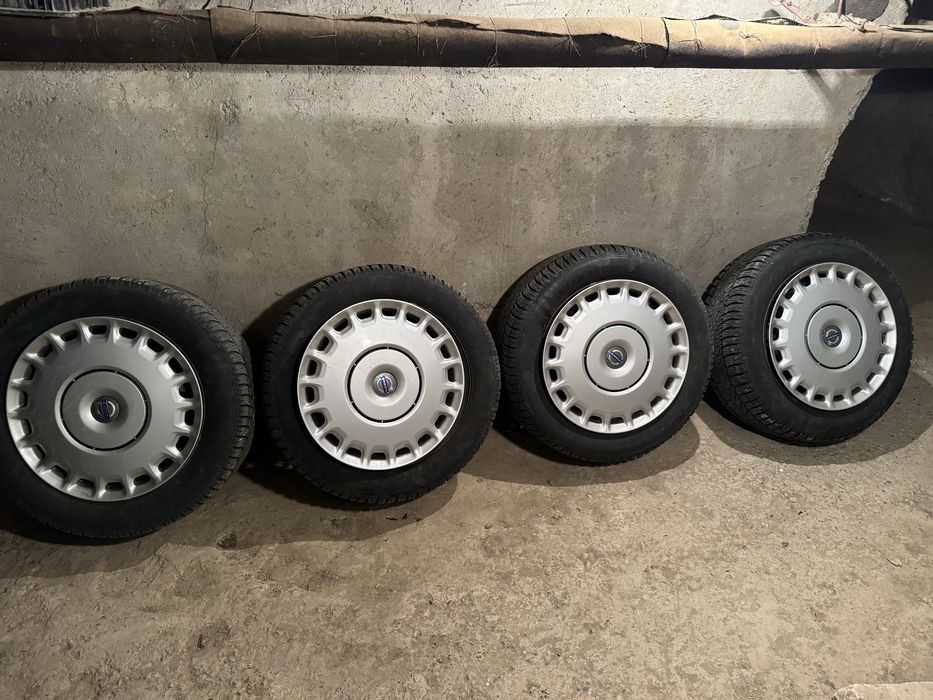 Set 4 Roți 215/55/16 + capace originale Volvo