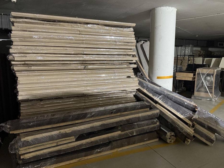 Интериорна дървена врата от естествен фурнир