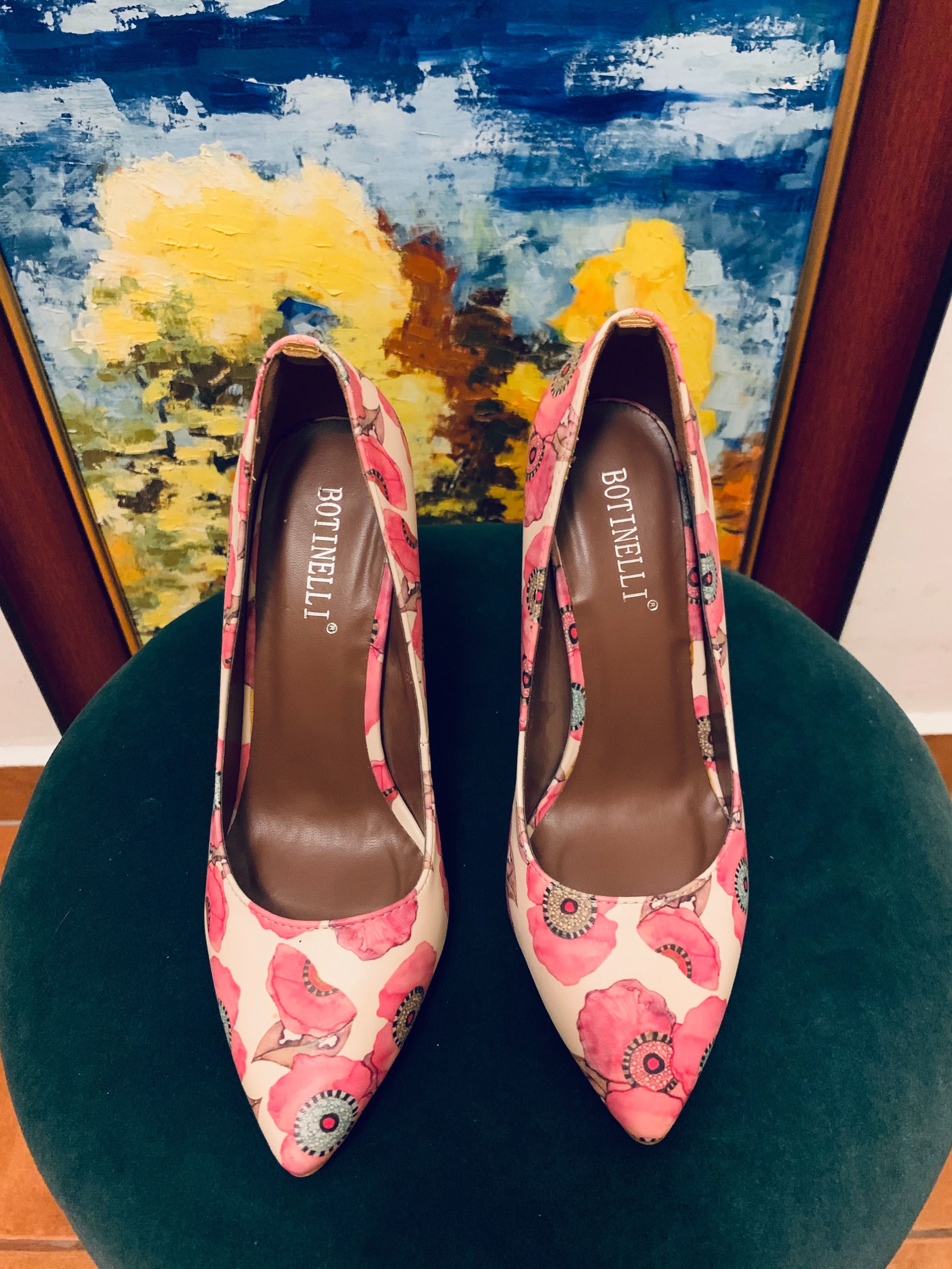 Pantofi stiletto cu model floral, colorați, mărimea 37, toc 11 cm