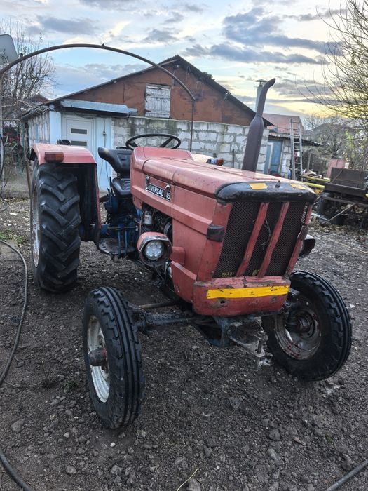 Tractor universal 445