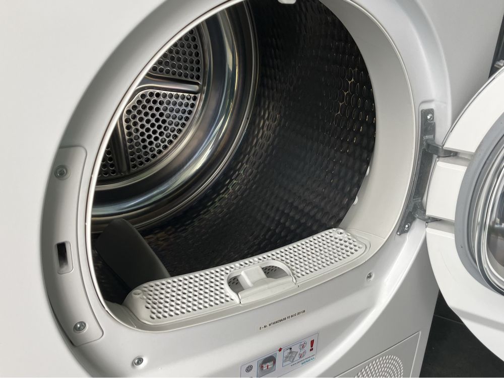 Сушилня Siemens WT45W29A  самопочистваща с термопомпа 8 kg