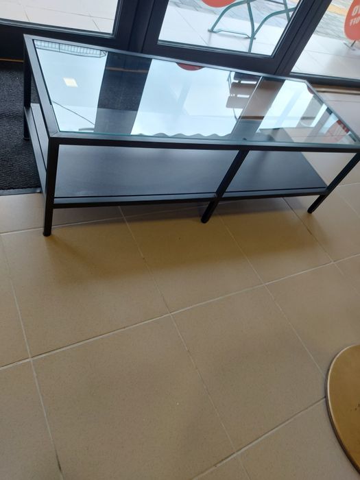 Холна маса в индустриален стил