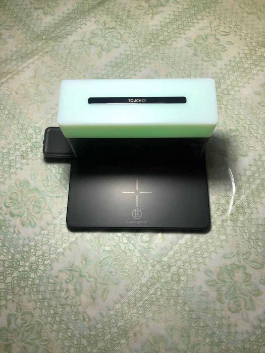 Беспроводная зарядка  Night light