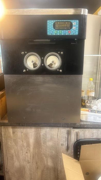 Срочно ! Продается Фризер для мороженого