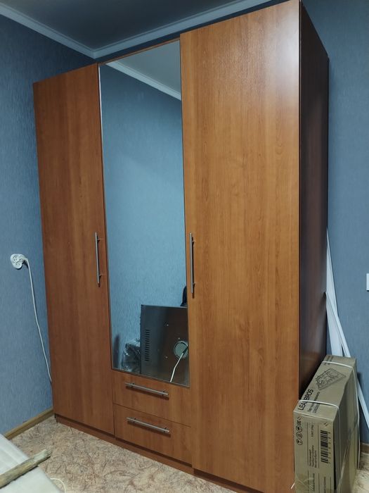 Шкаф 150х205х58см