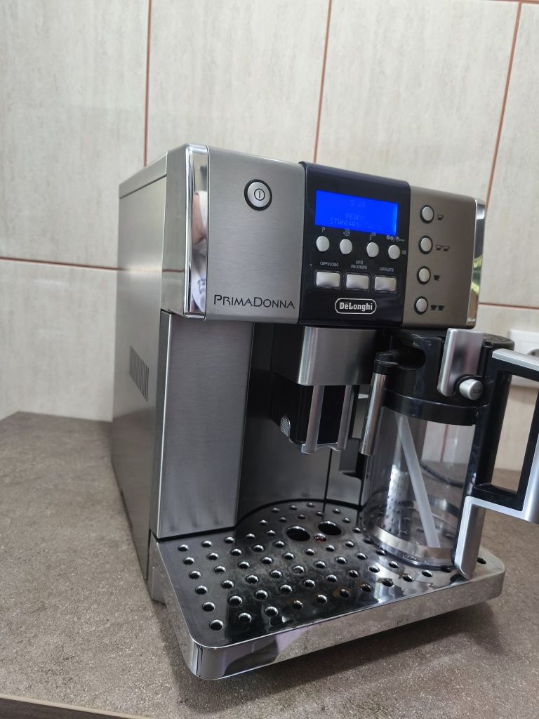 Espressor automat De'Longhi PrimaDonna Esam 6600 Made in Italy