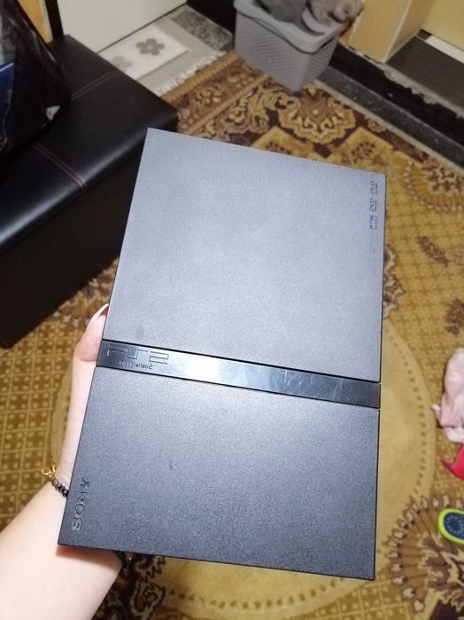 PS2 с един джойстик и 4 игри