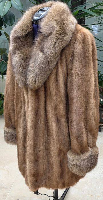 Haină eleganta blană naturală de nurcă cu guler vulpe argintie – m46