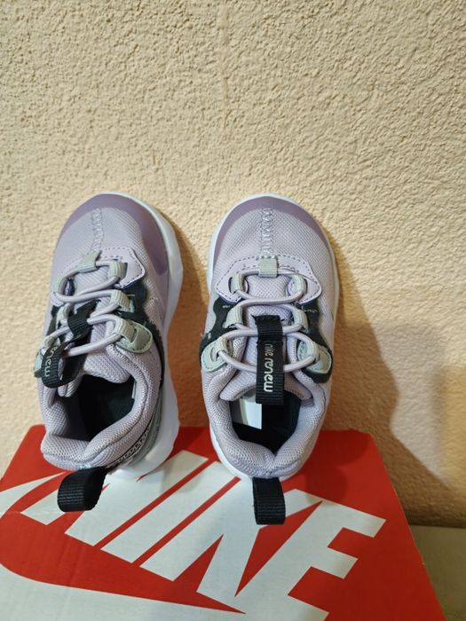 Детски обувки - маратонки Nike Renew